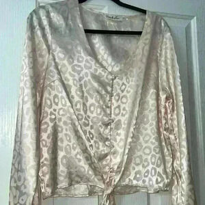 Vine and love cheetah print top